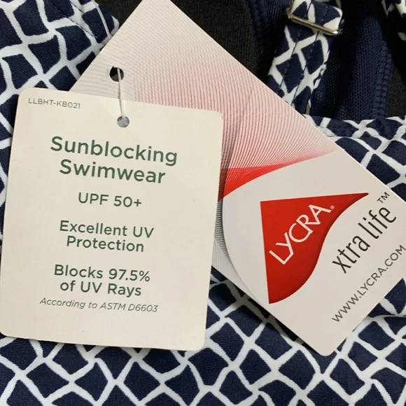 LL Bean Women’s one-piece swimsuit size 4 UPF 50+, adjustable straps, ruching - Picture 8 of 10